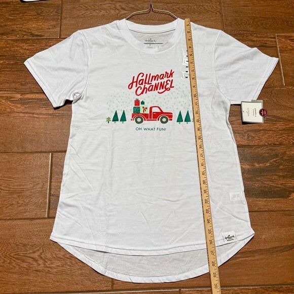 NWT Official Hallmark Channel "Oh What Fun" Women's T Shirt Christmas Sz Medium - Picture 5 of 7